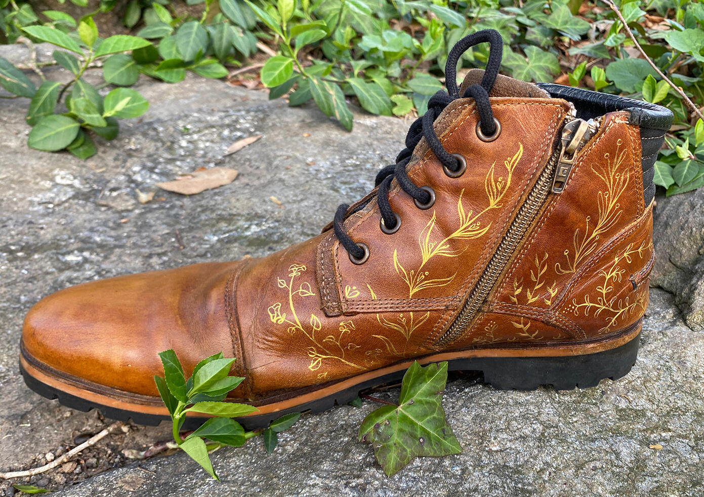 Vine Shoes Commission - Detail