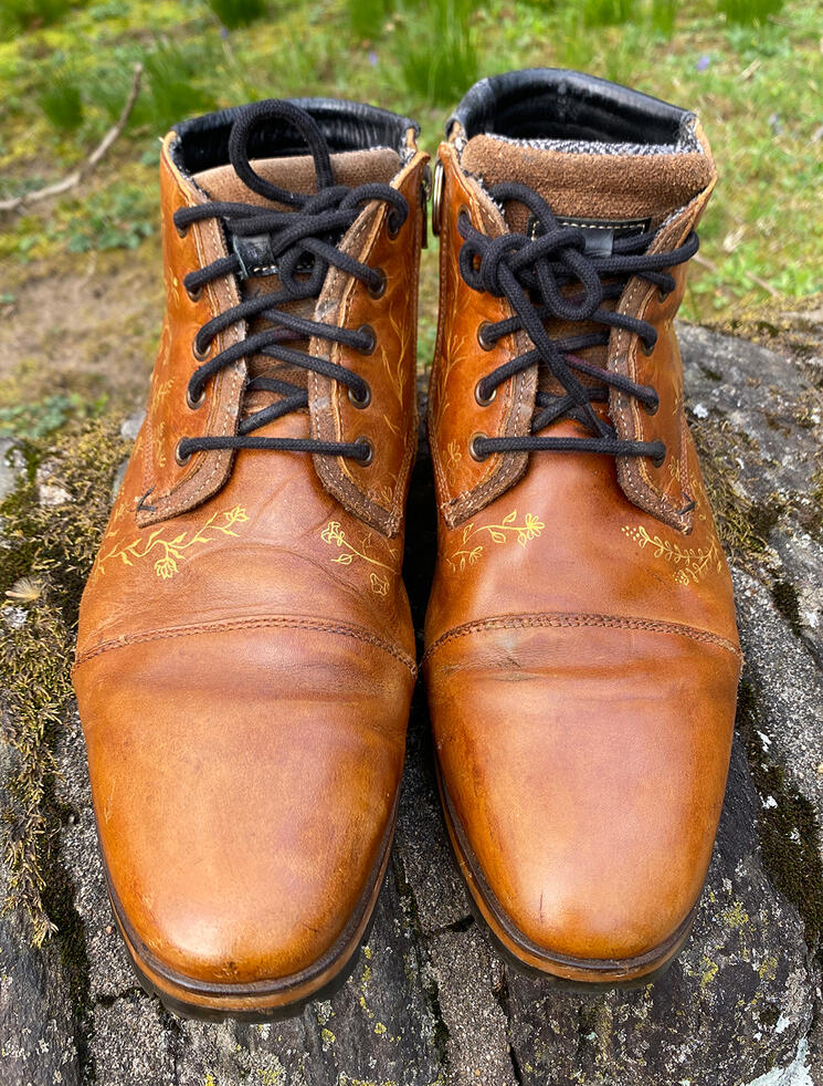 Vine Shoes Commission - Front View